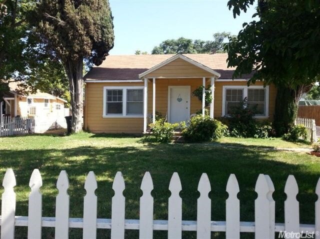 Primary Photo Of 1415-1427 Mono Dr, Modesto Apartments For Sale