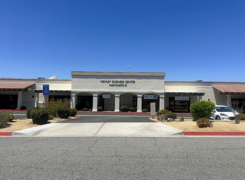 Primary Photo Of 41625 Eclectic St, Palm Desert Showroom For Lease