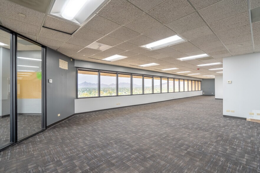 More Photos Of 2800 N 44th St, Phoenix Office For Sale