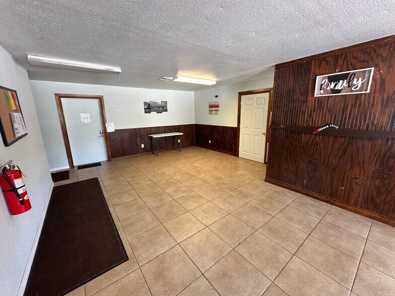 More Photos Of 2116 Highway 77 S, Davis Trailer Camper Park For Sale