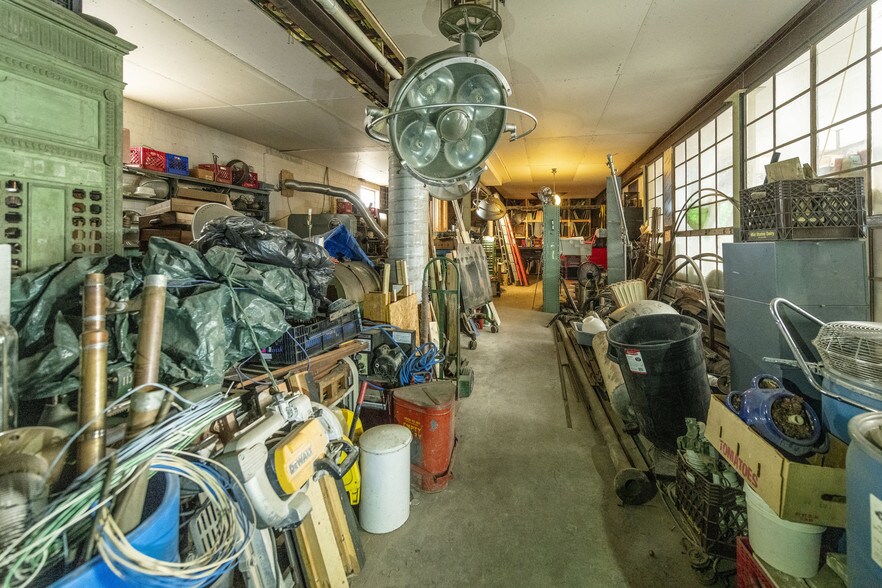 More Photos Of 502 N Hickory St, Champaign Research And Development For Sale