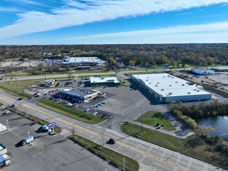 Primary Photo Of 1519 E Riverside Blvd, Loves Park General Retail For Lease