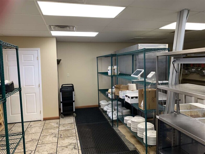 More Photos Of 675 S Main St, Brownsville Restaurant For Sale