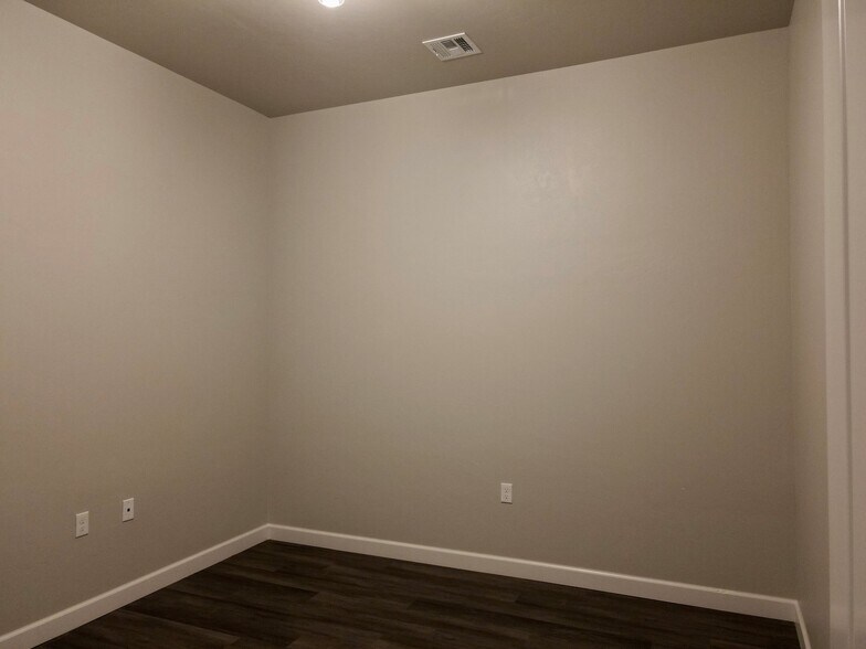 More Photos Of 517 Liberty Ln, Edmond Office For Lease