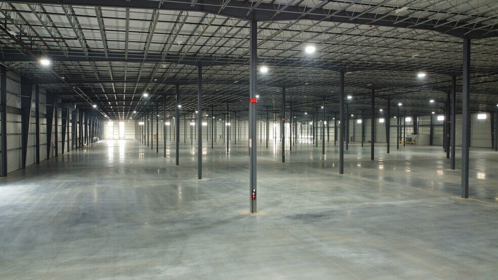 More Photos Of 5910 N Dylan Dr, South Bend Distribution For Lease