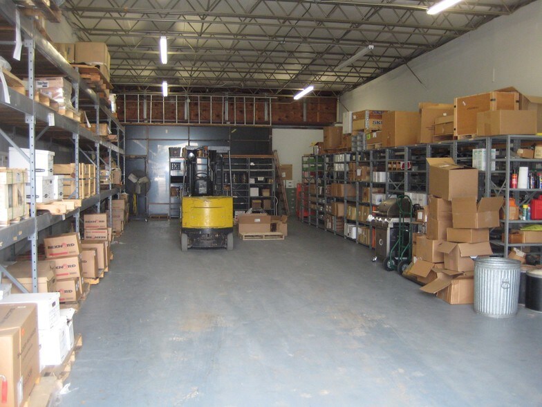 More Photos Of 5349 Great Oak Dr, Lakeland Light Distribution For Lease