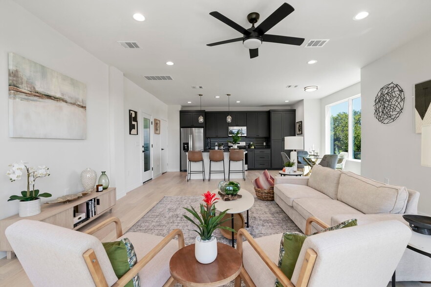 More Photos Of 1167-1169 Bedford St, Austin Apartments For Sale