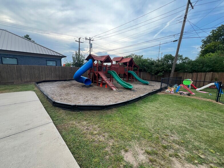 More Photos Of 1221 NW 29th St, Oklahoma City Daycare Center For Sale