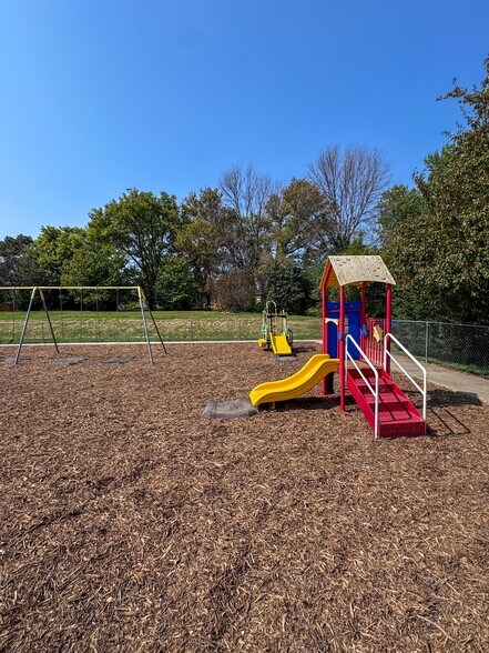 More Photos Of 3703 Fairway Pl NW, Rochester Religious Facility For Lease