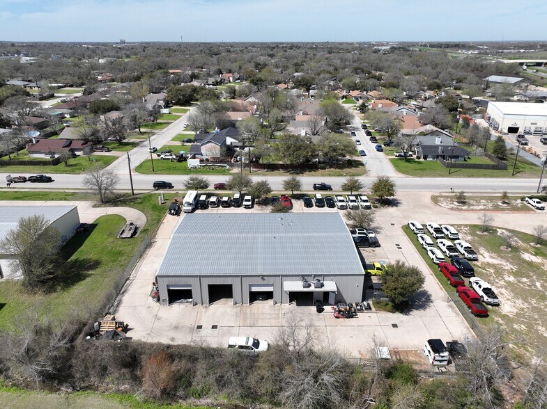 More Photos Of 2770 Osborn Ln, Bryan Showroom For Sale