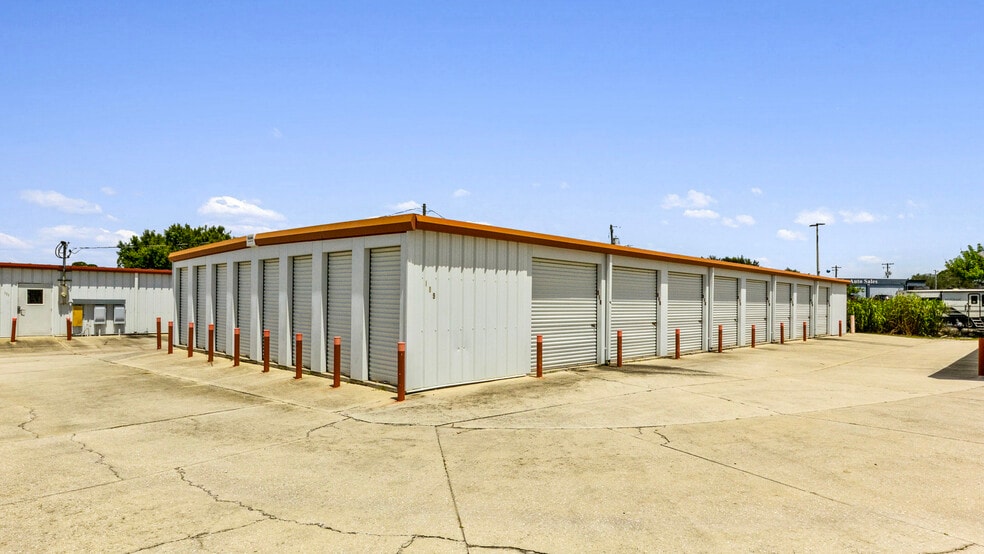 More Photos Of 107 Caladium Row, Sebring Self Storage For Sale