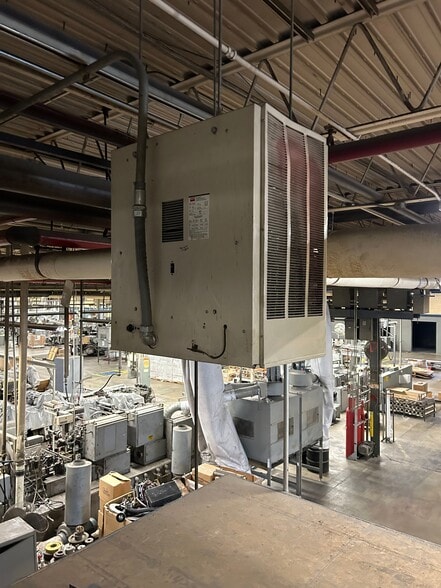 More Photos Of 2001 Market St, Ashland Manufacturing For Lease