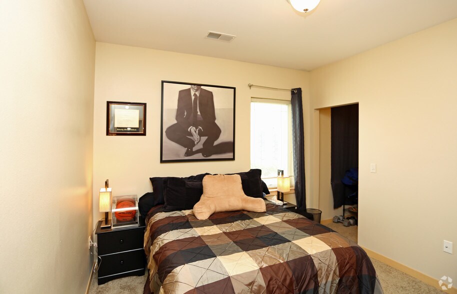 More Photos Of 401 N Washington St, Green Bay Apartments For Lease