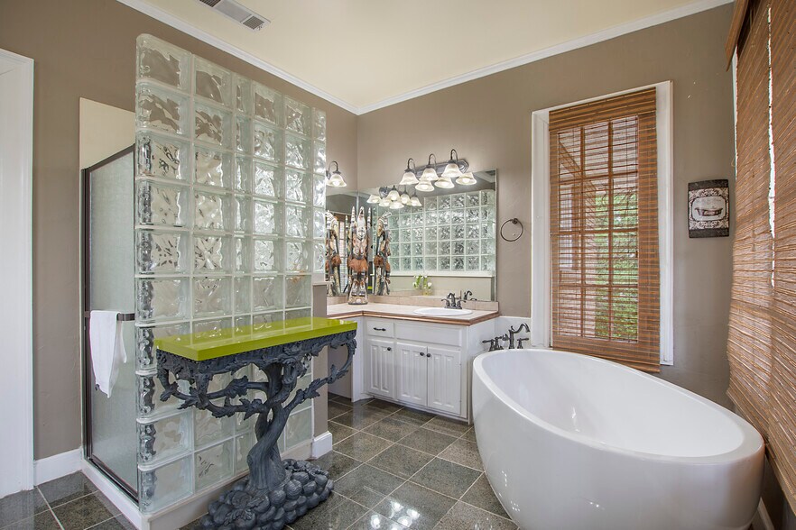 More Photos Of , Dallas Unknown For Sale