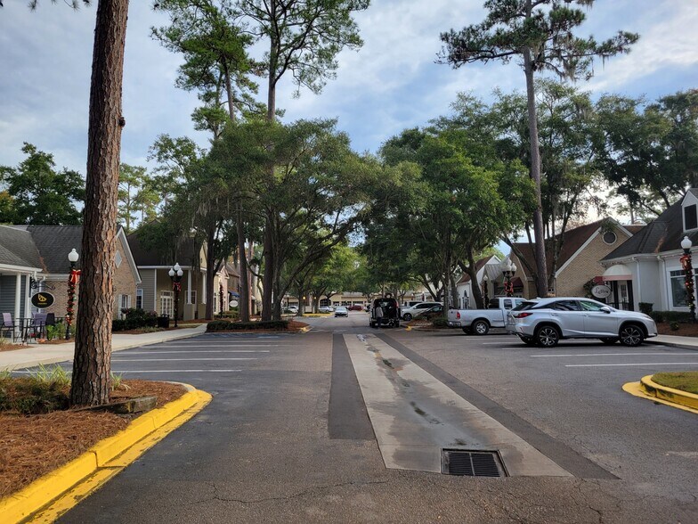 More Photos Of 301 Main St, Hilton Head Island Unknown For Lease