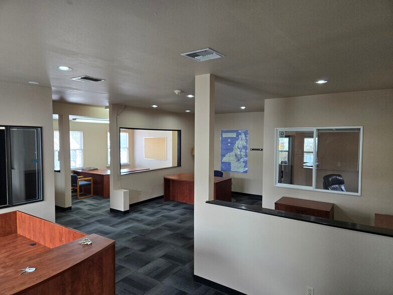 More Photos Of 1702 Pennsylvania Ave, Bremerton Industrial For Sale