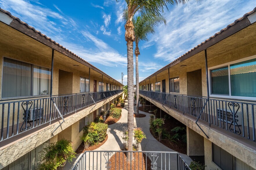 More Photos Of 2221 E Lenita Ln, Santa Ana Apartments For Sale