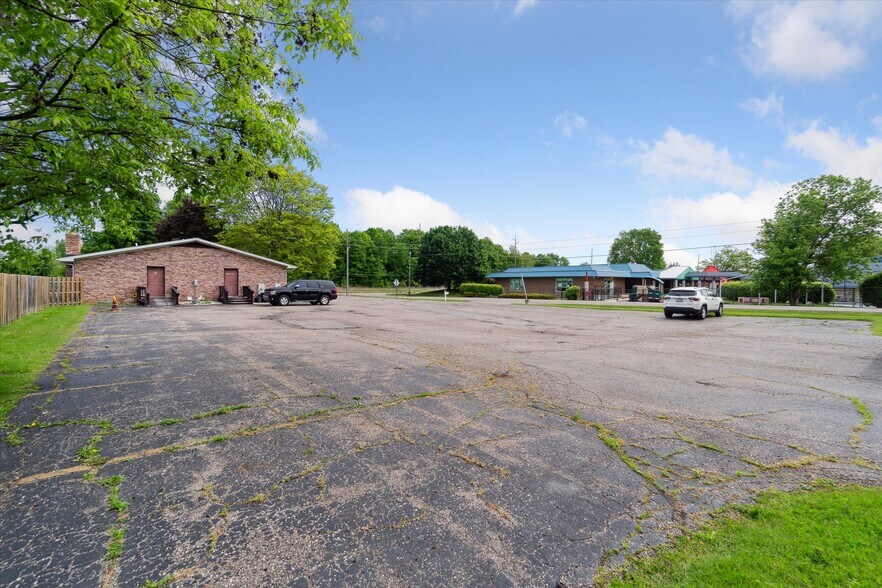 More Photos Of 4344 Richfield Rd, Flint Office For Sale