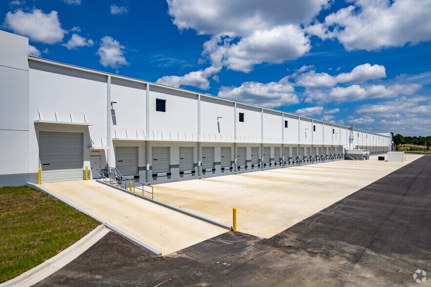More Photos Of 20229 O'Brien Rd, Groveland Distribution For Sale