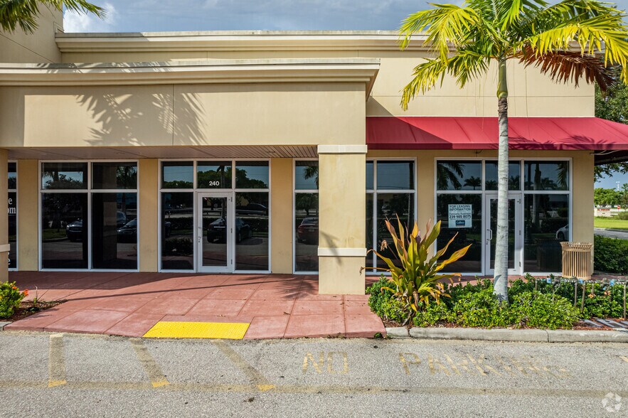 More Photos Of 4429 Cleveland Ave, Fort Myers Unknown For Lease