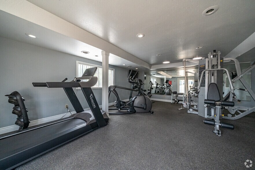 More Photos Of 902 N Charles St, Macomb Apartments For Sale