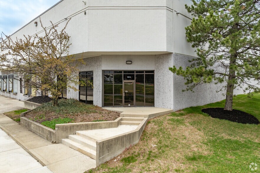 More Photos Of 1614-1634 Westbelt Dr, Columbus Warehouse For Lease