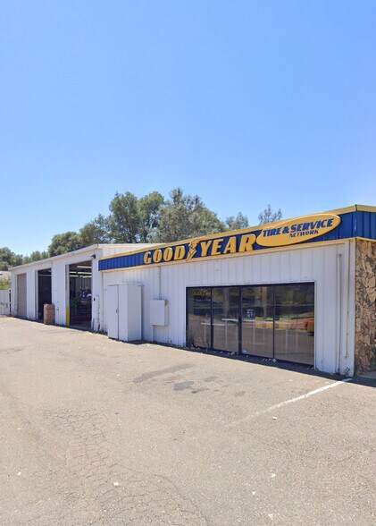 More Photos Of 4000 Durock Rd, Shingle Springs General Retail For Sale