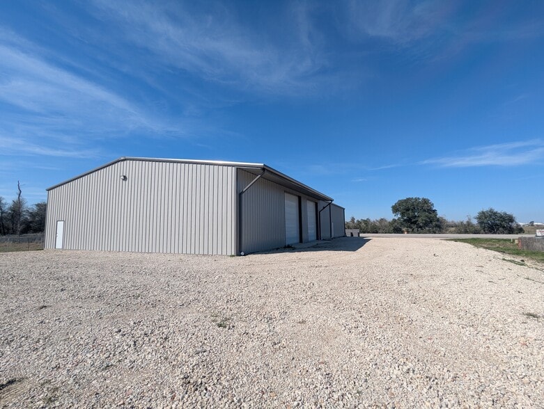 More Photos Of 7245 FM 1006 Rd, Orange Warehouse For Lease