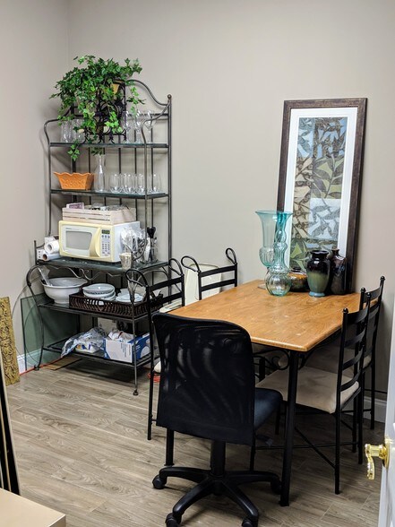More Photos Of 8833 Perimeter Park Blvd, Jacksonville Office For Lease