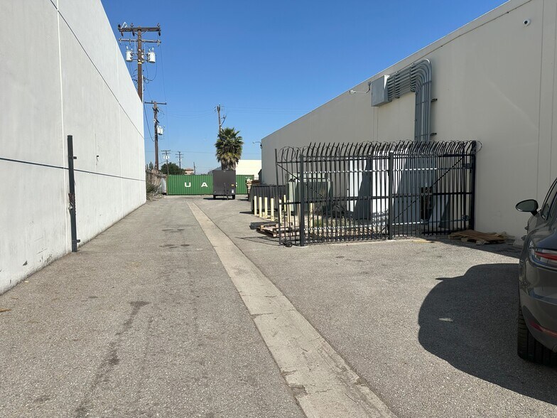 More Photos Of 7333 Adams St, Paramount Warehouse For Sale