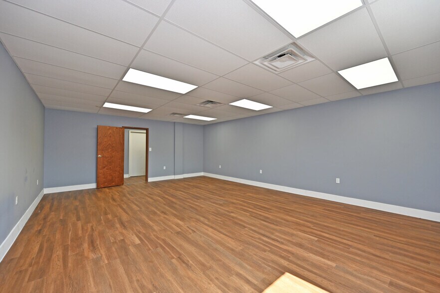 More Photos Of 7334-7340 Kingsgate Way, West Chester Restaurant For Lease