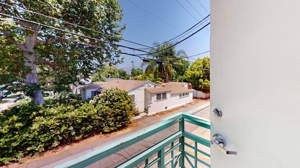 More Photos Of 1415 W Magnolia Blvd, Burbank Office Residential For Sale