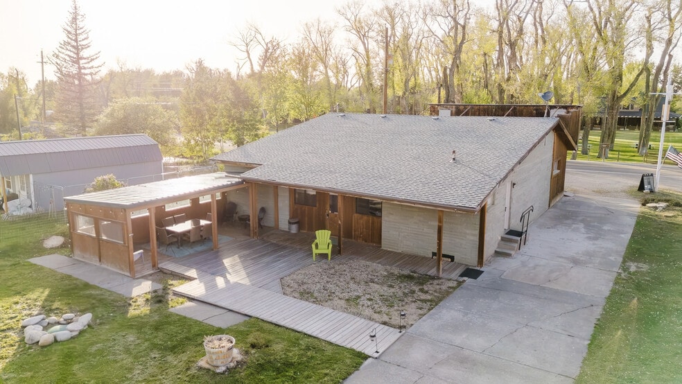 More Photos Of 925 Lamoille Hwy, Lamoille Hotel For Sale