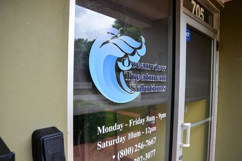 More Photos Of 705 Bond Way, Delray Beach Showroom For Sale