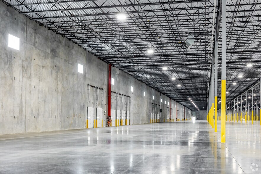 More Photos Of 16220 Hopewell Rd, Williamsport Distribution For Lease