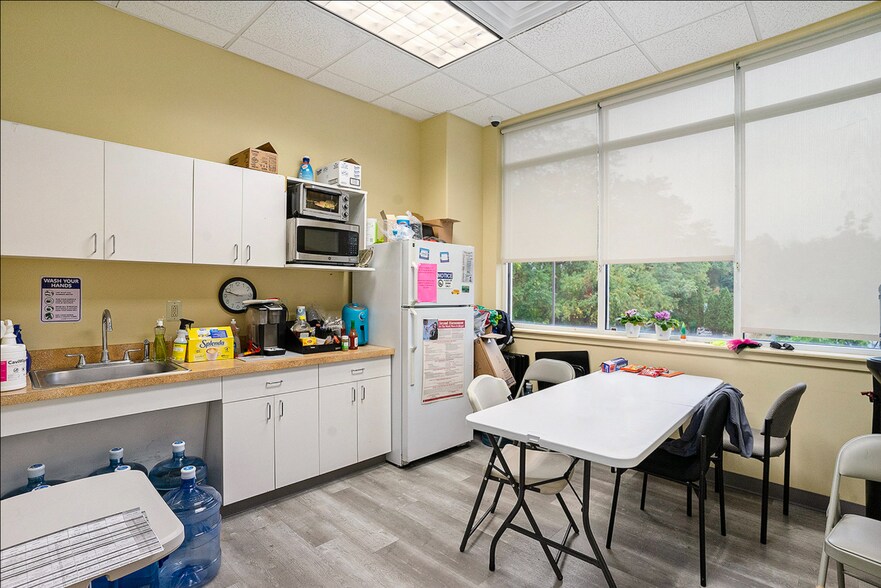 More Photos Of 2901 Dutton Mill Rd, Aston Township Medical For Sale