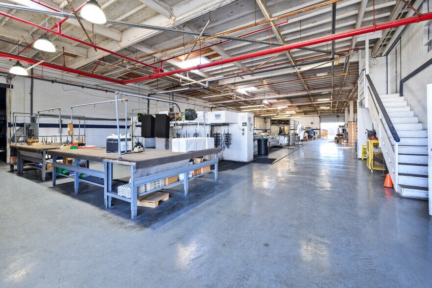 More Photos Of 1160 Mercantile St, Oxnard Manufacturing For Sale