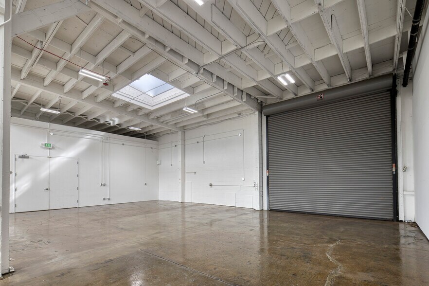 More Photos Of 3421 Hollis St, Oakland Warehouse For Sale