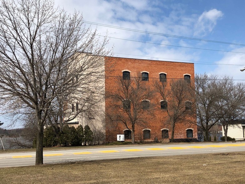 More Photos Of 2200 Riverside Dr, Green Bay Office For Lease