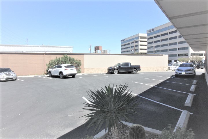 More Photos Of 8603 N New Braunfels Ave, San Antonio Medical For Sale