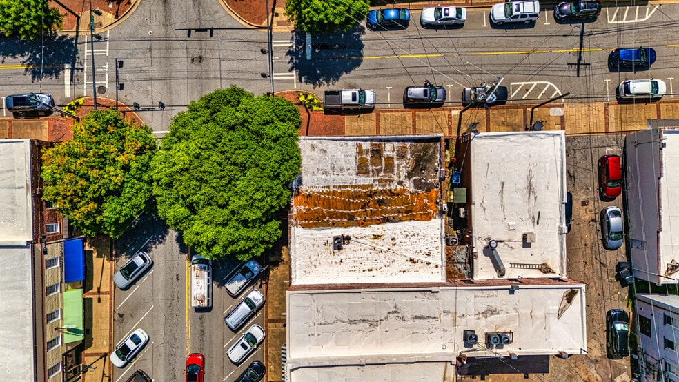 More Photos Of 15 Broad St, Newnan Storefront For Sale