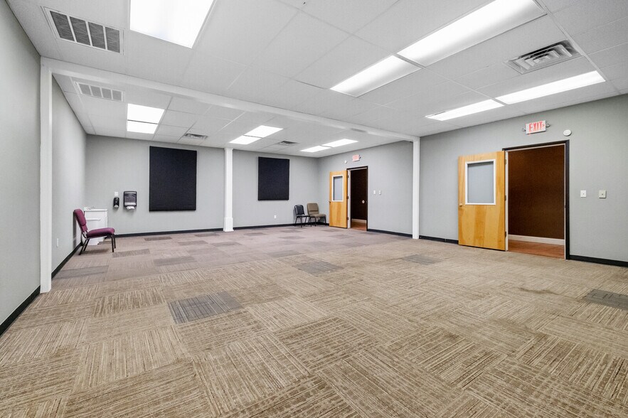 More Photos Of 814 E Cherokee Ave, Sallisaw Religious Facility For Sale