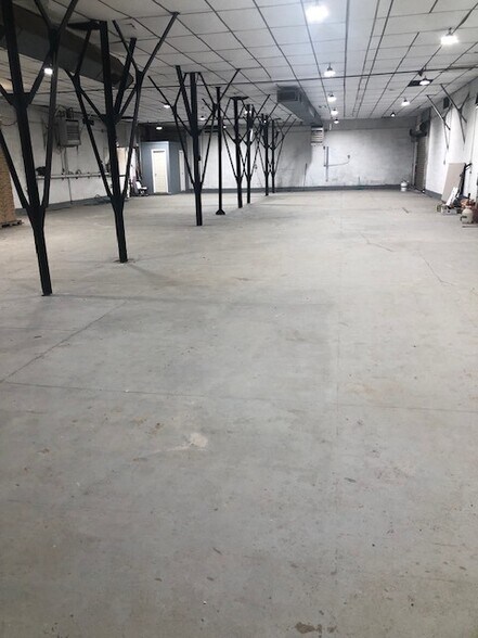 More Photos Of 6104 Strickland Ave, Brooklyn Warehouse For Lease