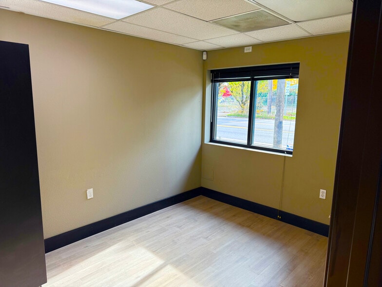 More Photos Of 2629 N Lombard St, Portland Office For Sale