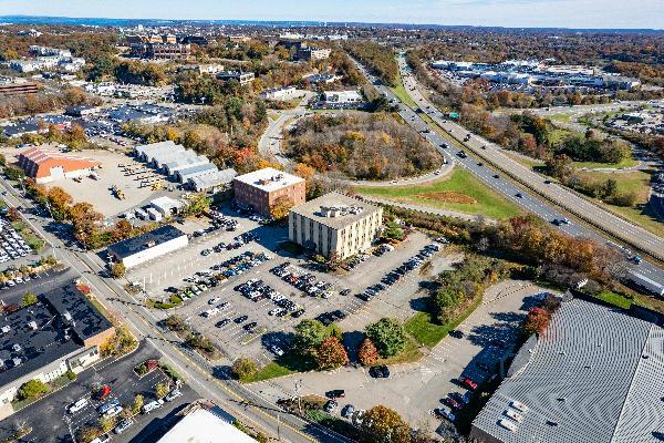 More Photos Of 140 Wood Rd, Braintree Office For Lease