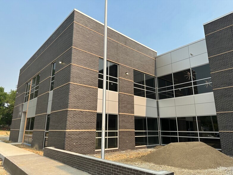 More Photos Of 1255 High St, Wadsworth Medical For Lease