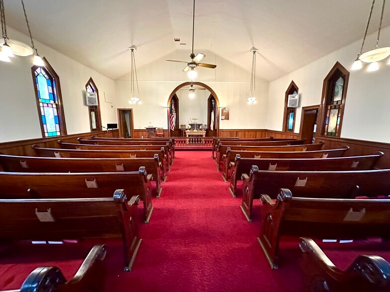 More Photos Of 206 Church St, Vienna Religious Facility For Sale