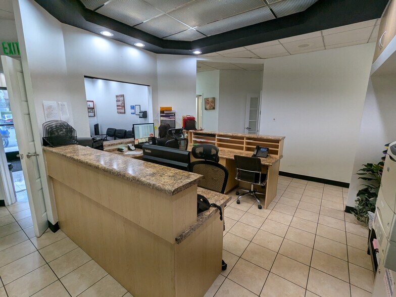 More Photos Of 914 W Foothill Blvd, Upland Medical For Lease