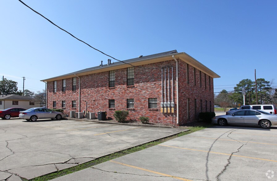 More Photos Of 1405 Thompson Cir, Gardendale Office For Lease