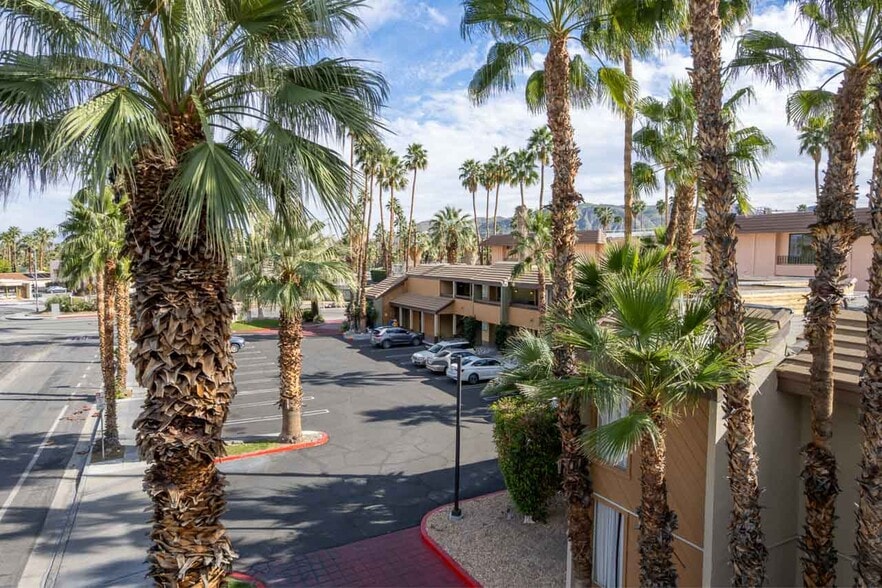 More Photos Of 1633 S Palm Canyon Dr, Palm Springs Hotel For Sale